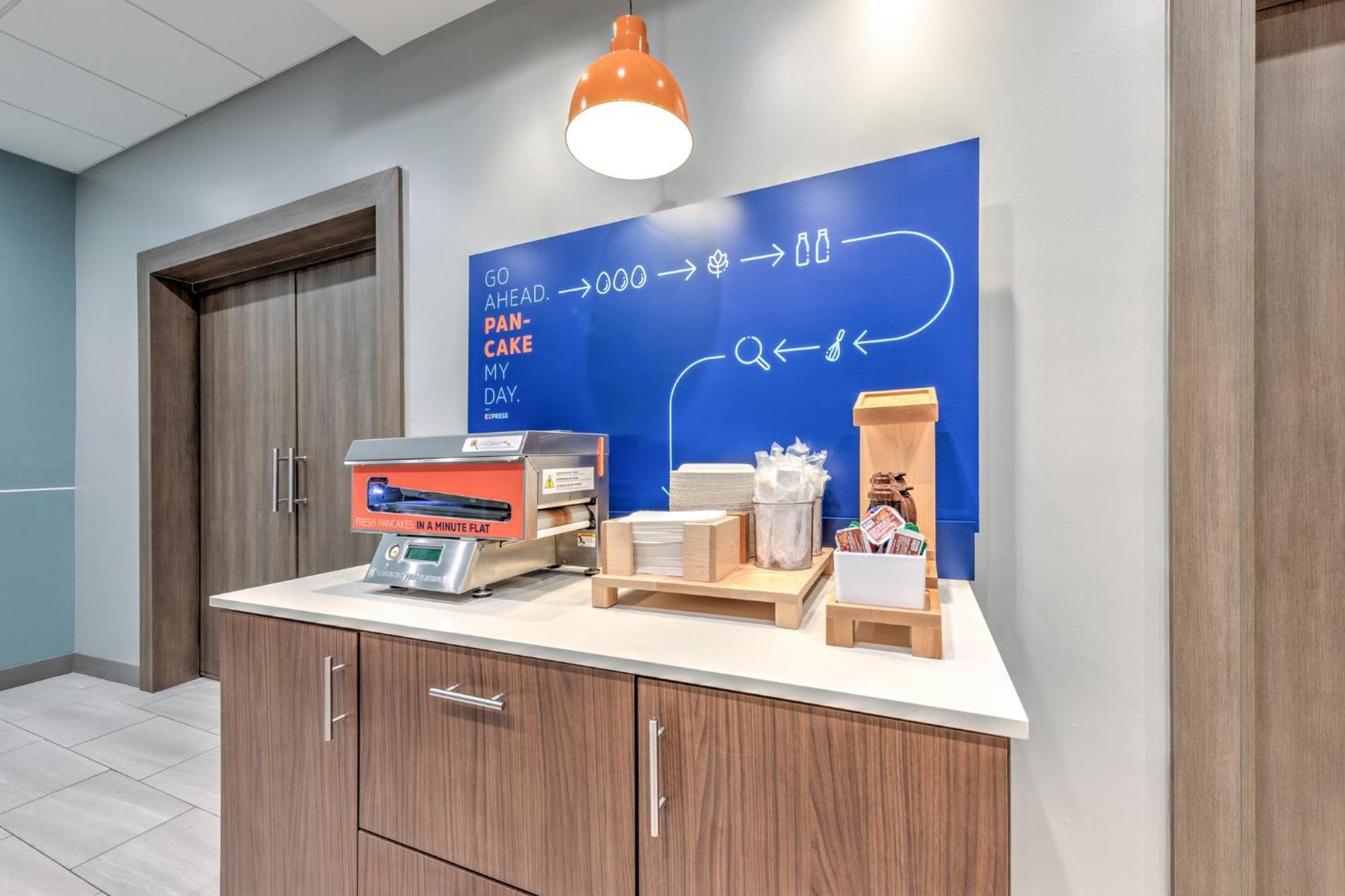 Holiday Inn Express & Suites Austin Airport East By Ihg Zewnętrze zdjęcie