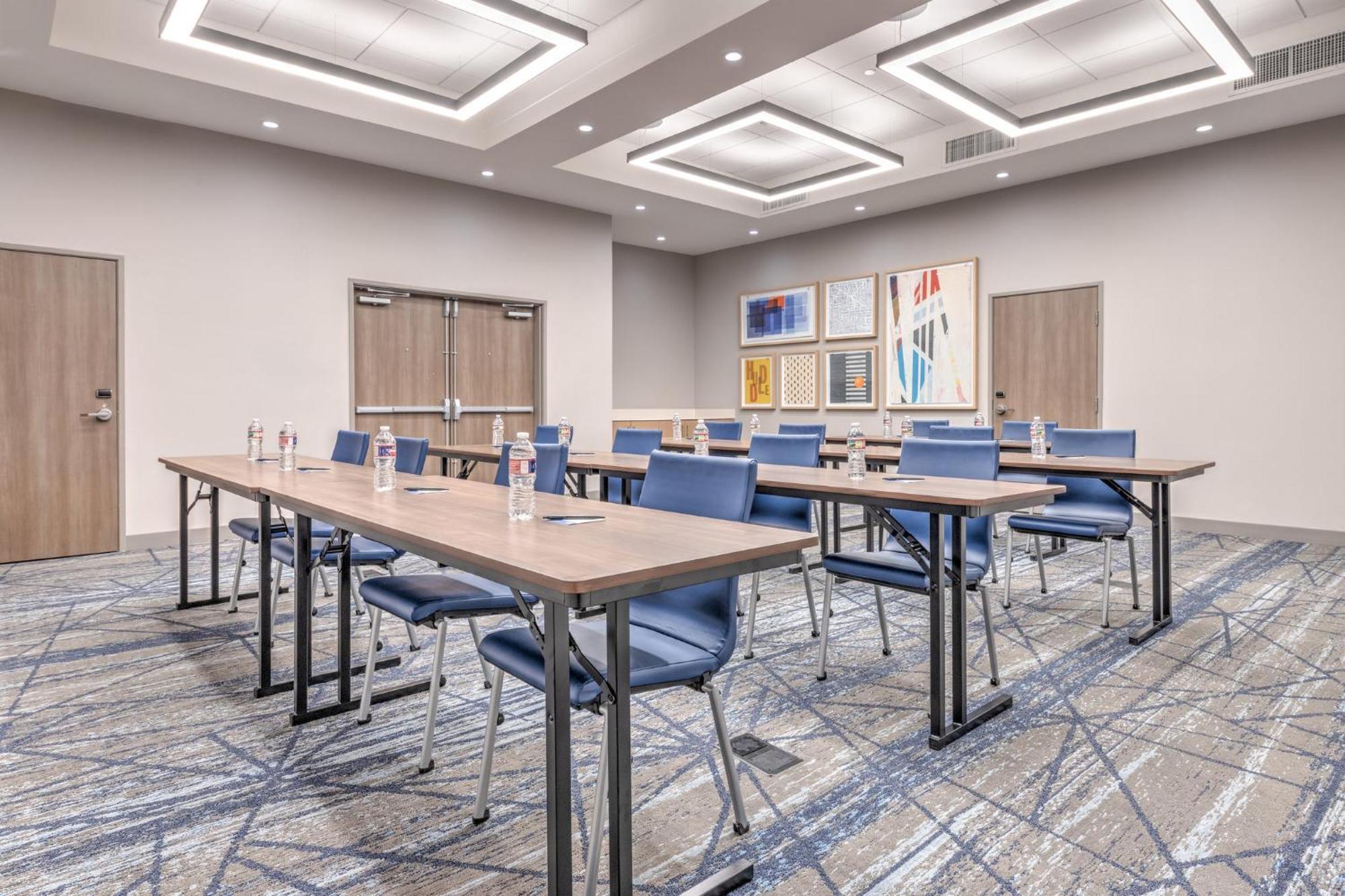 Holiday Inn Express & Suites Austin Airport East By Ihg Zewnętrze zdjęcie