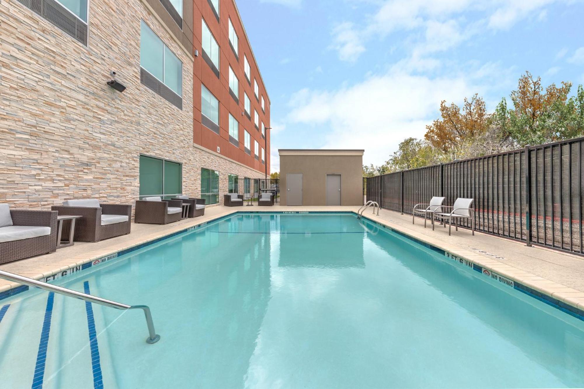 Holiday Inn Express & Suites Austin Airport East By Ihg Zewnętrze zdjęcie