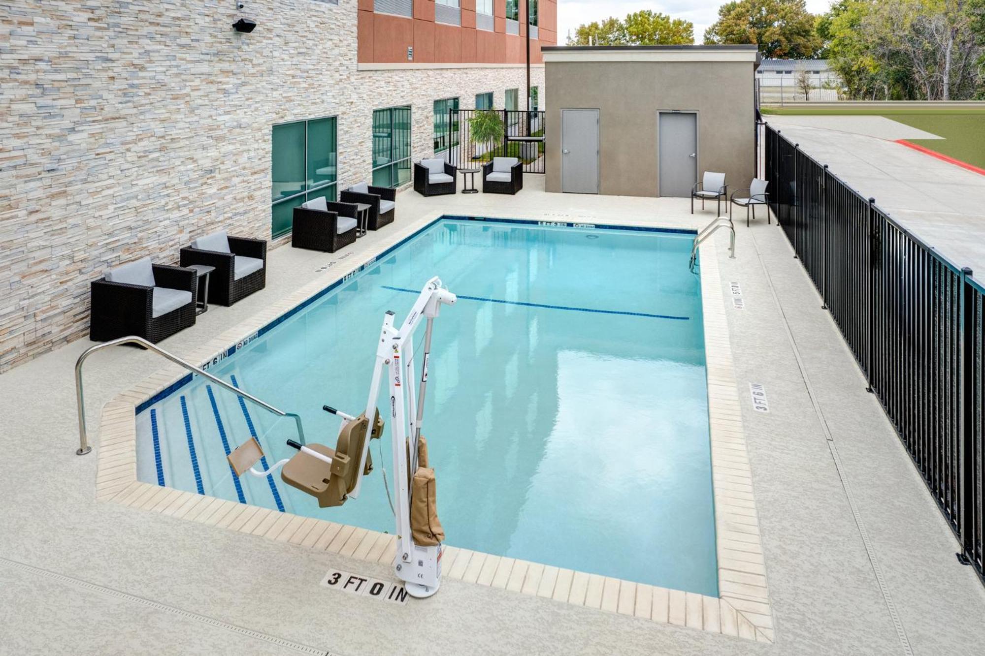 Holiday Inn Express & Suites Austin Airport East By Ihg Zewnętrze zdjęcie