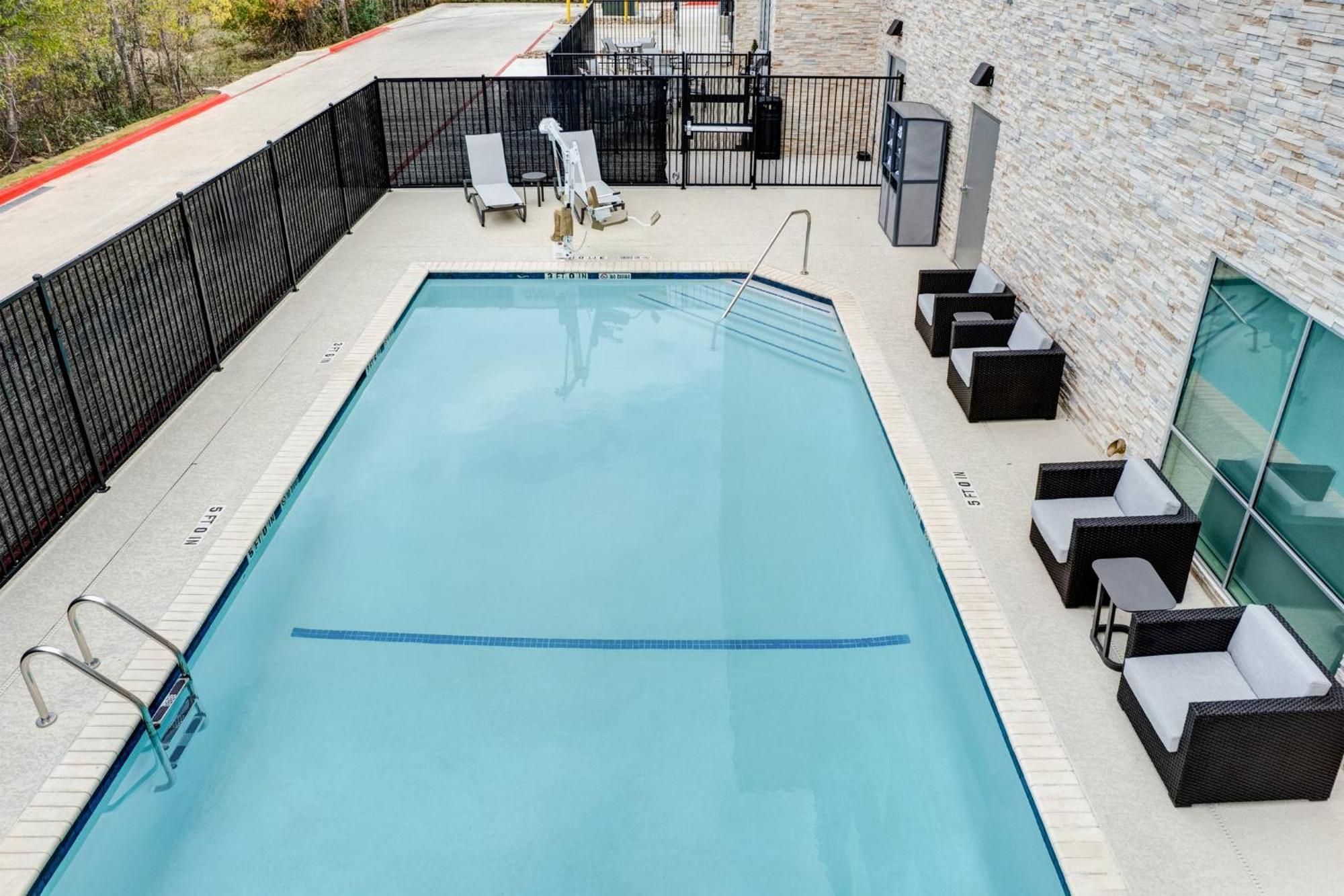 Holiday Inn Express & Suites Austin Airport East By Ihg Zewnętrze zdjęcie