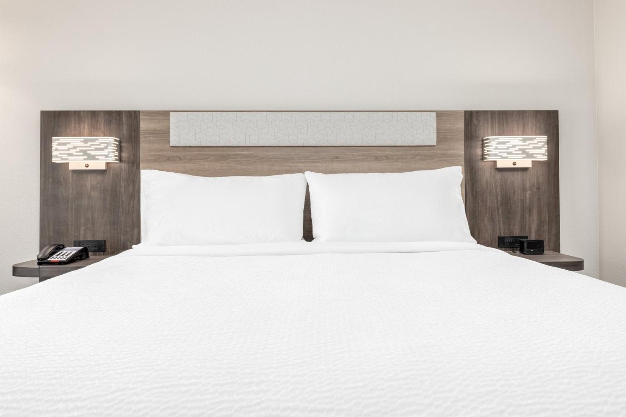 Holiday Inn Express & Suites Austin Airport East By Ihg Zewnętrze zdjęcie